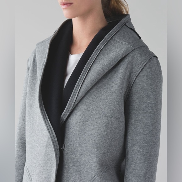 Lululemon &go When You’re Cold Wrap XL - Picture 4 of 7